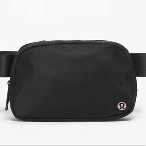 Lululemon Everywhere Belt Bag